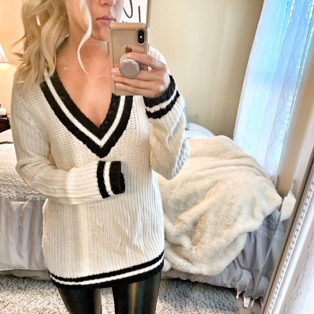 Cozy V-Neck Sweater ✨